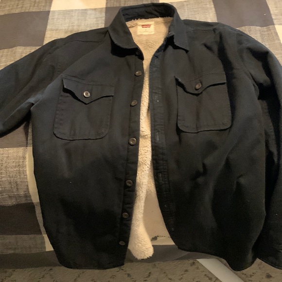 Gently used Levi’s Sherpa lined shirt jacket.